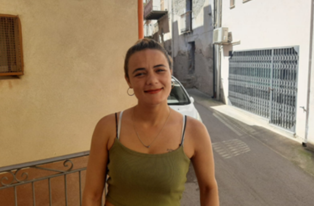 SAI "Tusa Ordinari". La trentacinquenne tunisina Imen scrive sui suoi progetti futuri, dopo gli esami di licenza media